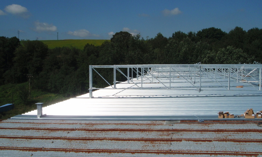 Rekonstrukce střechy - ocelová konstrukce fotovoltaiky