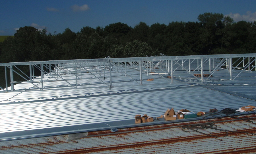 Rekonstrukce střechy - ocelová konstrukce fotovoltaiky