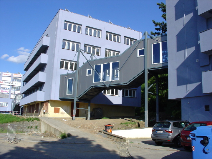 Výroba spojovacích krčků pro Veolia Praha