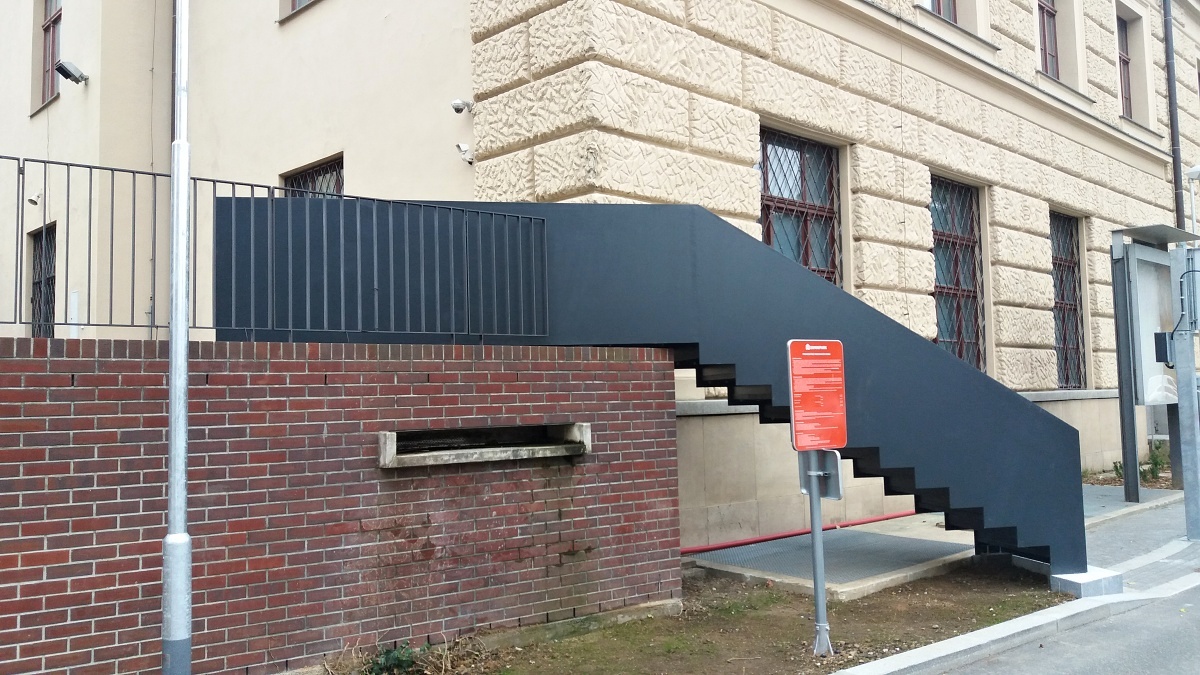 Brána a schody Brno
