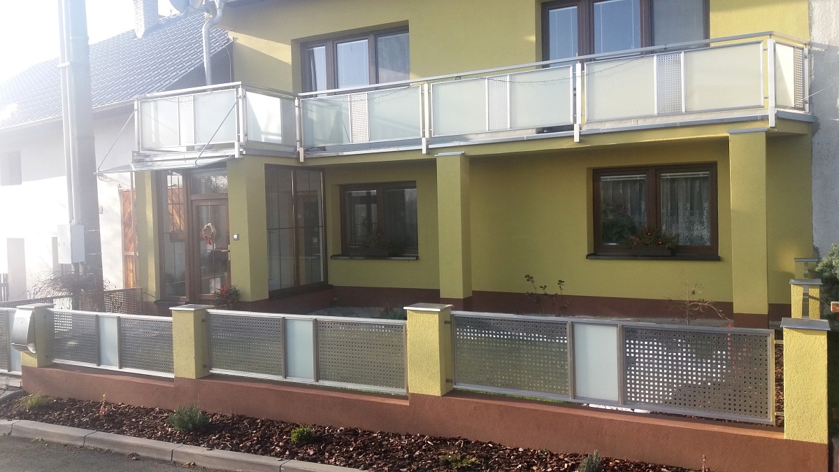 Zábradlí a plot